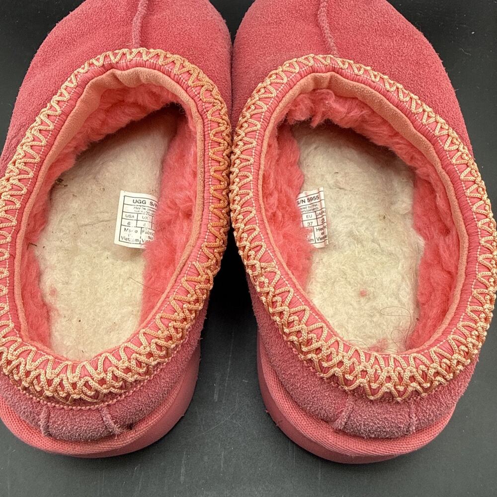 UGG Australia Women's Size 6 Pink Sugar Sole Slip On Shoes - Picture 4 of 8